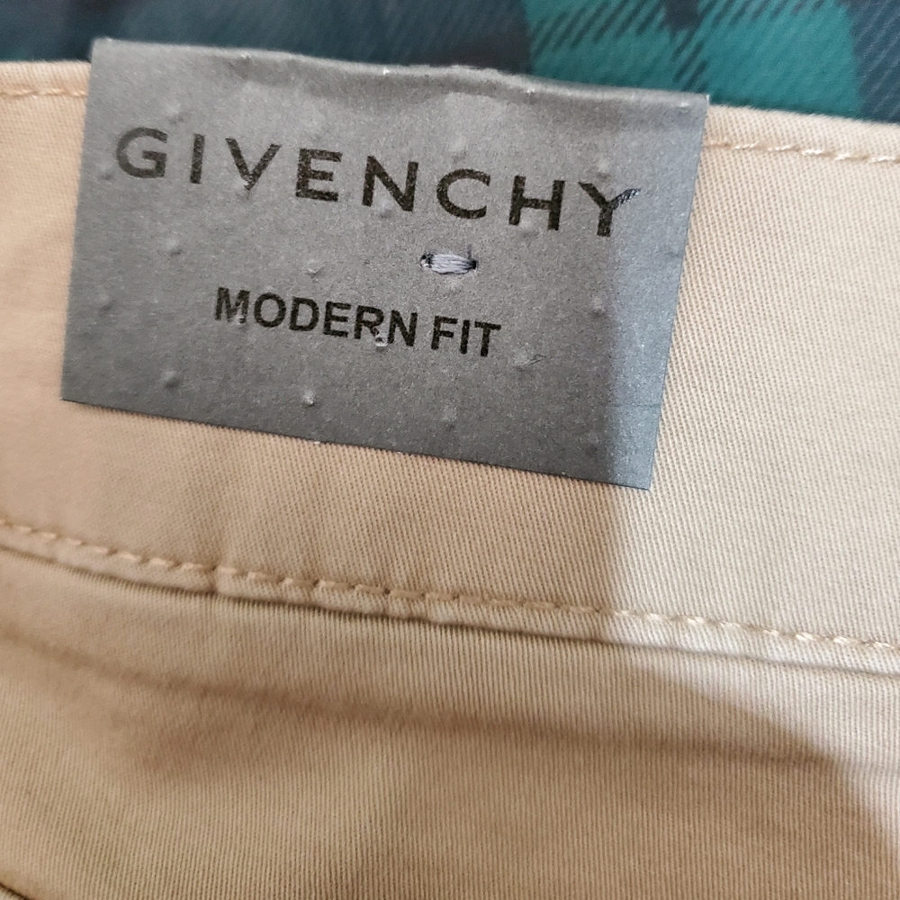 S O L D.....Givenchy - Picture 9 of 12